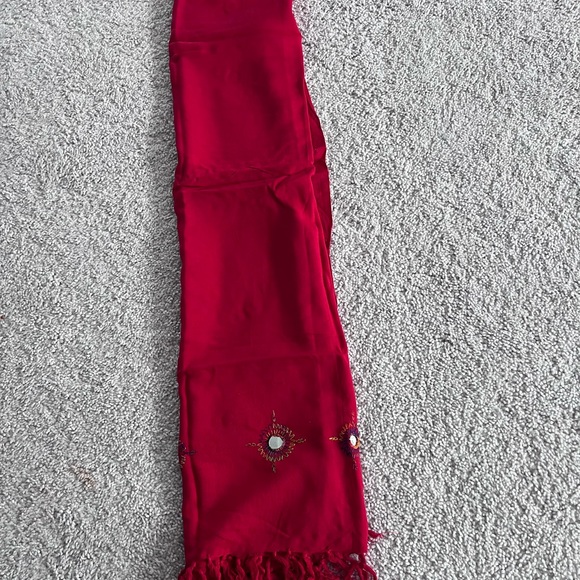 Red Scarf - Picture 1 of 2